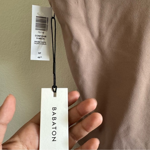 NWT Aritzia Babaton Contour V-Neck Taupe Bodysuit size Small - Picture 7 of 10